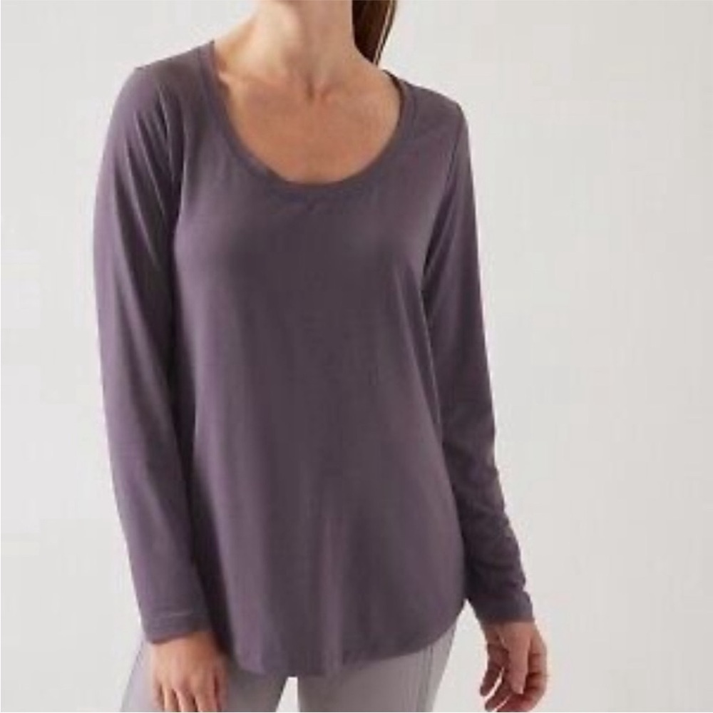 Athleta Stratus II Top in Dusk Violet Size Medium